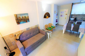 V&V LLORET- APARTAMENTO BLANC precioso apartamento con piscina comunitaria y aire acondicionado